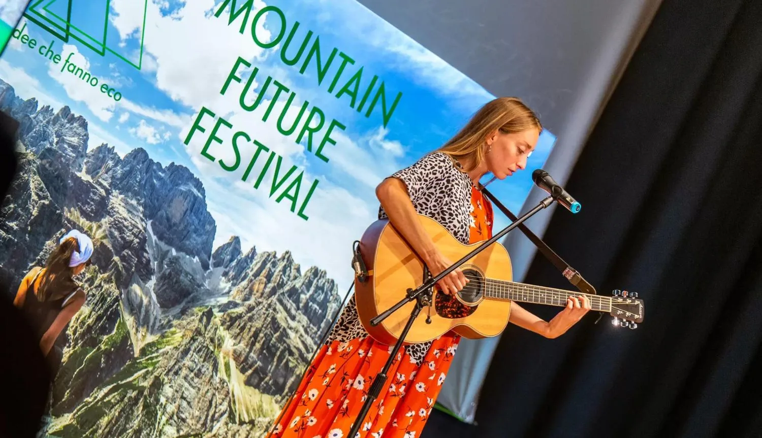 Esibizione con la chitarra - Mountain Future Festival